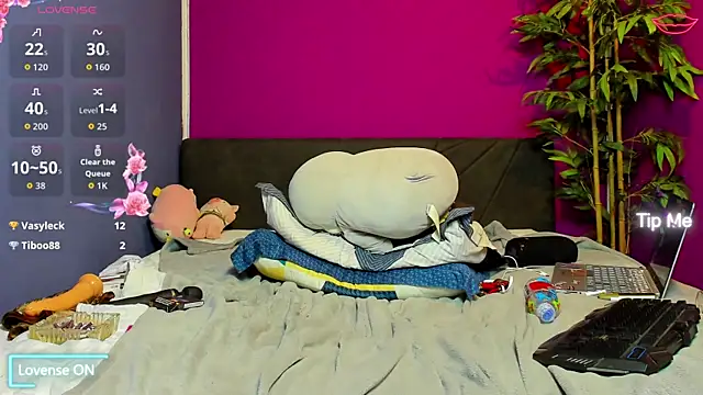 Pokazy przed kamerką – leeahnoirr