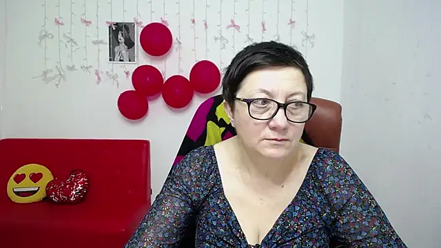 EmilyL0ve's Live XXX Chat