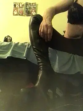 Sexyheelskev: διαδικτυακό σόου στην κάμερα