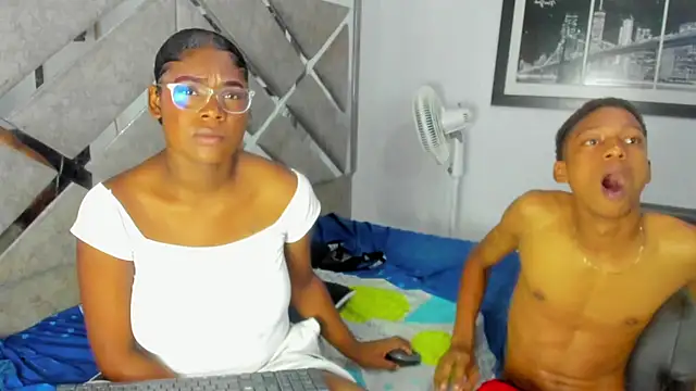 EvaxEmma's Webcam Show