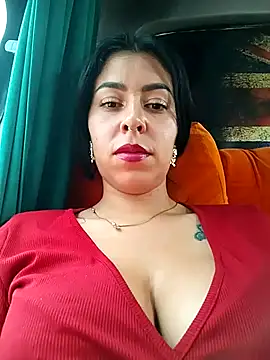 Luianna 即時 XXX 聊 天