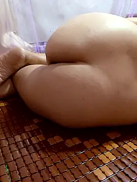 Wetpussymomx's Webcam Show