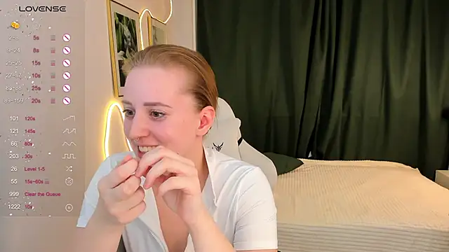 AnnaGrees Chat XXX in diretta