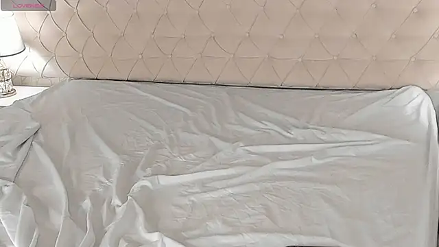 TinyRosee Chat XXX in diretta