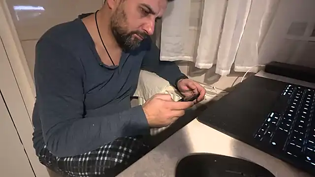 TARKAN1's Live XXX Chat