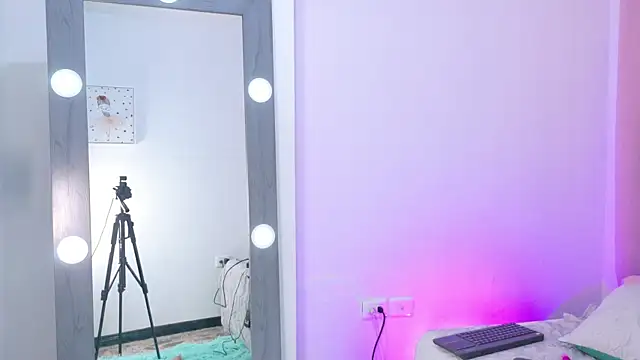 Chatroom XXX en direct de LolaYun