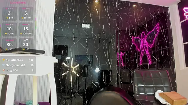 Nini_Beyker 现场XXX聊天