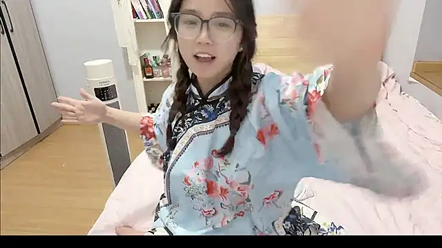 Chatroom XXX en direct de Hmm_0303