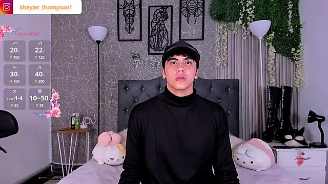 Kheyler_1's Live XXX Chat