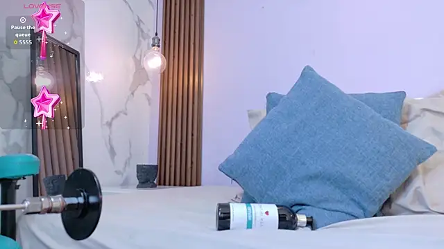 mia_gold_'s Webcam Show