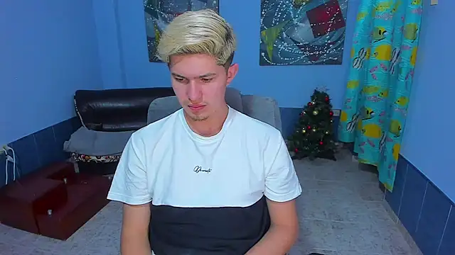 patrik_027's Webcam Show