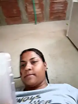 Chat XXX ao vivo de Giselabrunette25