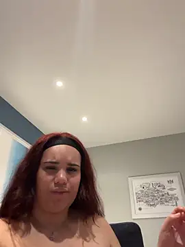 ChelseaOnCam's Live XXX Chat