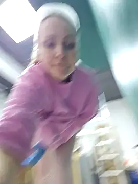 Chatroom XXX en direct de Bondgirl_013