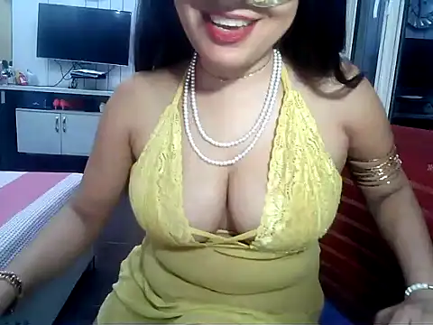 yourradhika 在線直播表演