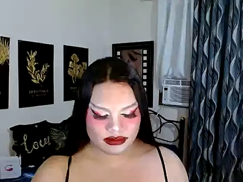 Webkamerová show TSbrianaHugeCock