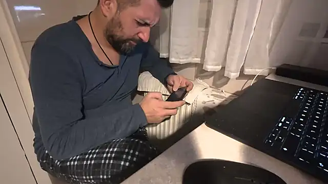 Chatroom XXX en direct de TARKAN1