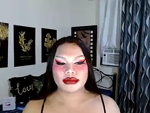 TSbrianaHugeCock's Webcam Show