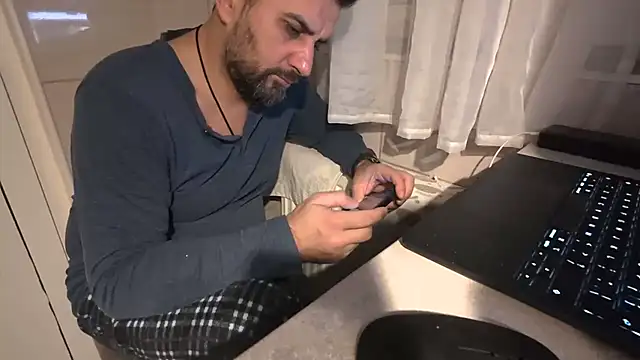 Chatroom XXX en direct de TARKAN1