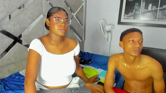 EvaxEmma's Live XXX Chat