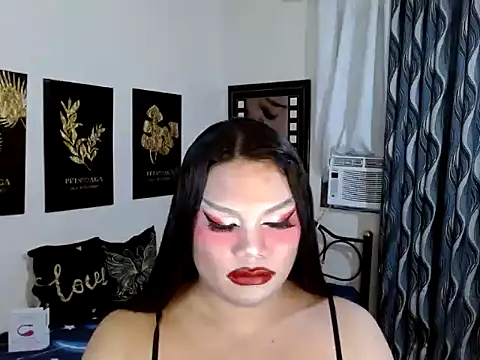 TSbrianaHugeCock's Webcam Show