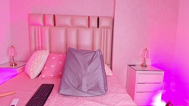 alanarose18's Live XXX Chat