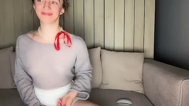 ShySchoolGirl's Live XXX Chat