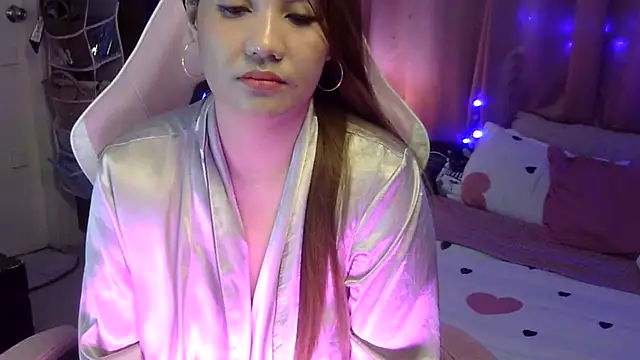 LoveHennesyxoxo's Live XXX Chat