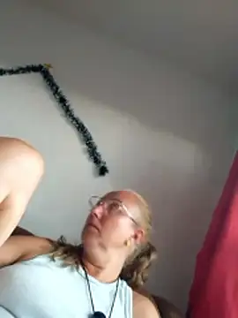 MILEIDE980's Live XXX Chat