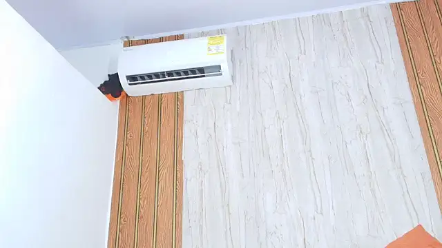 Chatroom XXX en direct de Emily_Coper18