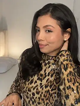 Hermosa_Queen's Live XXX Chat