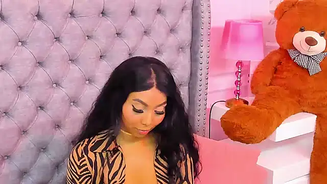 HaileeRoberts' Live XXX Chat