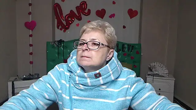 EmiliaGree's Live XXX Chat