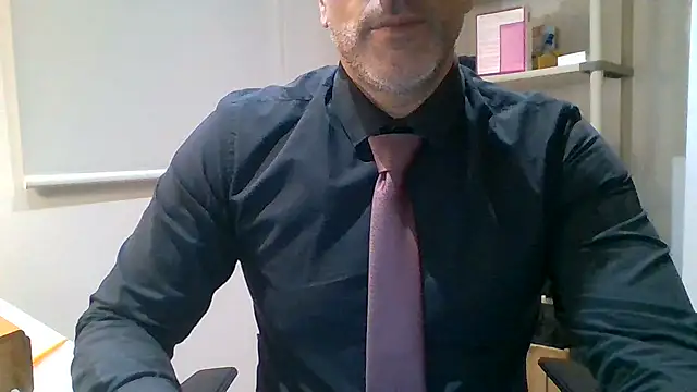 66MA69 Show in webcam