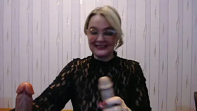 EleanoraDream's Live XXX Chat