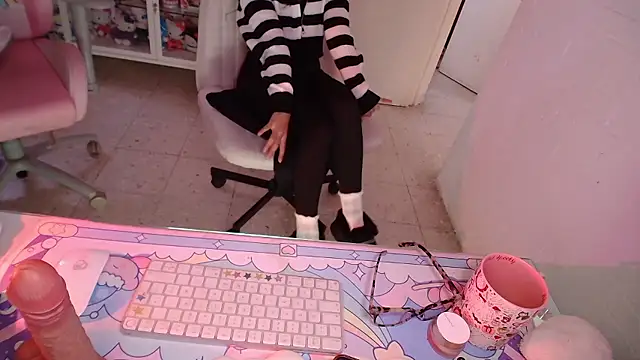 kaithra's Live XXX Chat