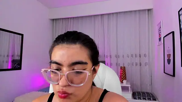 Luna_Jonnes1's Live XXX Chat