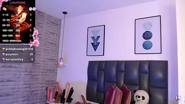 TinnaCobb's Live XXX Chat