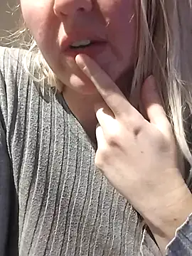 Mllesha74000's Live XXX Chat