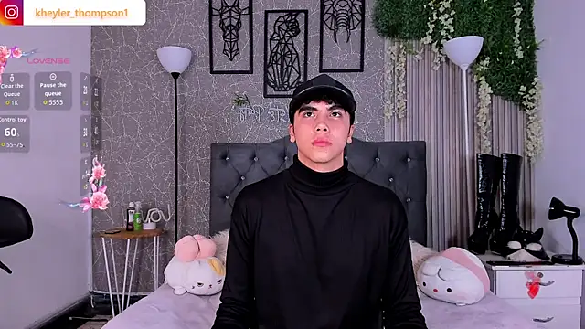 Kheyler_1's Live XXX Chat