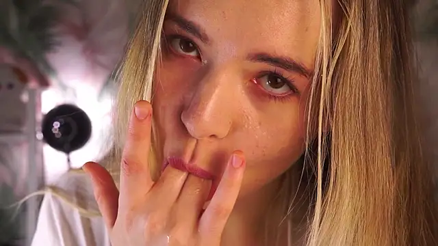 MarlinVarian's Live XXX Chat