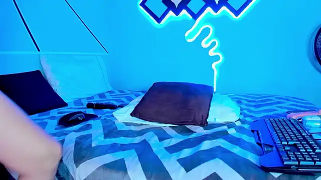 TOM_NATASHA's Live XXX Chat