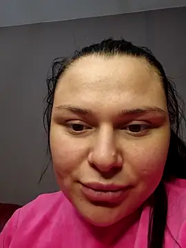 9Alice Show in webcam