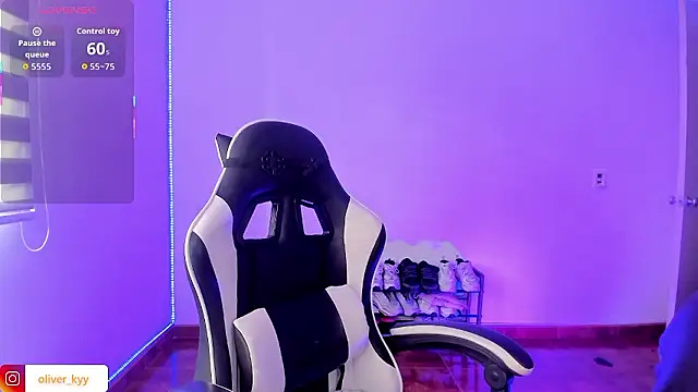 oliver_kyy Chat XXX in diretta