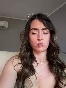 Wetbabygirlxo's Live XXX Chat