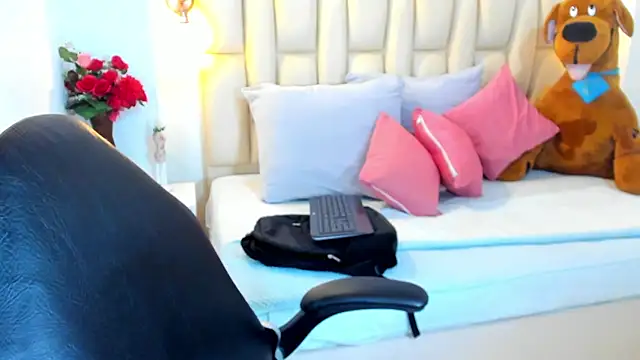 lia_mariana's Live XXX Chat