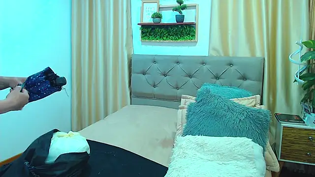 sasi_luna's Live XXX Chat