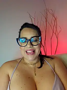 Nicoleefaith_n Webbikameraesitys