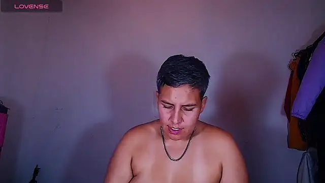 Yessi_rousse élő XXX-chatje