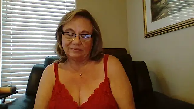 BustyAnnie's Live XXX Chat